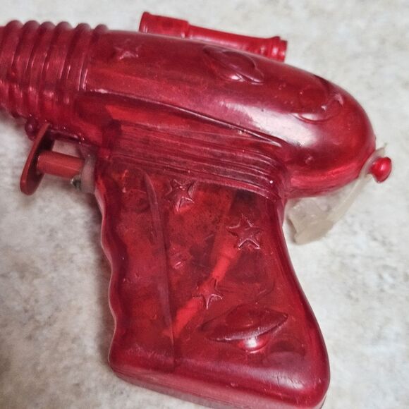 Vintage Park Plastics Toy Squirt Ray Water Gun Red Clear Plastic - Picture 3 of 11